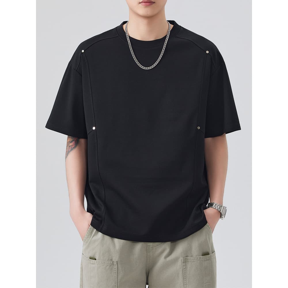 Camiseta de manga curta masculina verão 2026 novo estilo na moda rebite Design em torno do pescoço topo masculino solto
