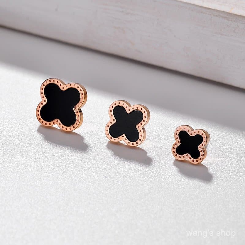 Brincos de aço titânio com design de trevo de quatro folhas, acessórios pequenos simples e elegantes, brincos fofos para