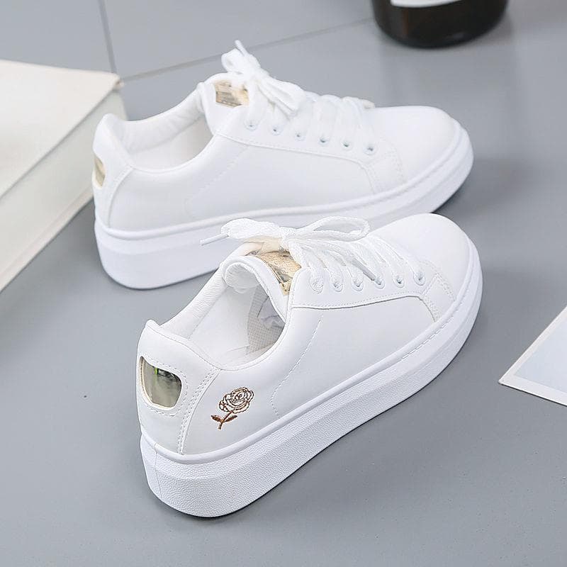 Verão branco na moda sapatos femininos 2026 verão novo estilo All-Match versão coreana na moda estudante sapatos brancos
