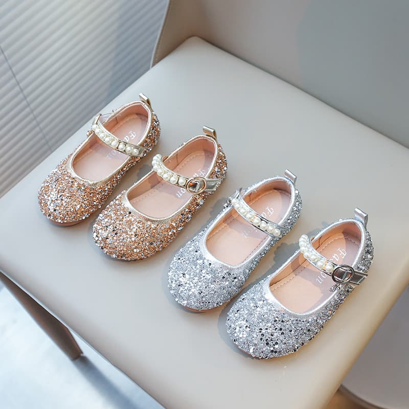 2026 verão novo estilo meninas brilhante strass sapatos de couro sapatos de cristal princesa sandálias confortáveis tend