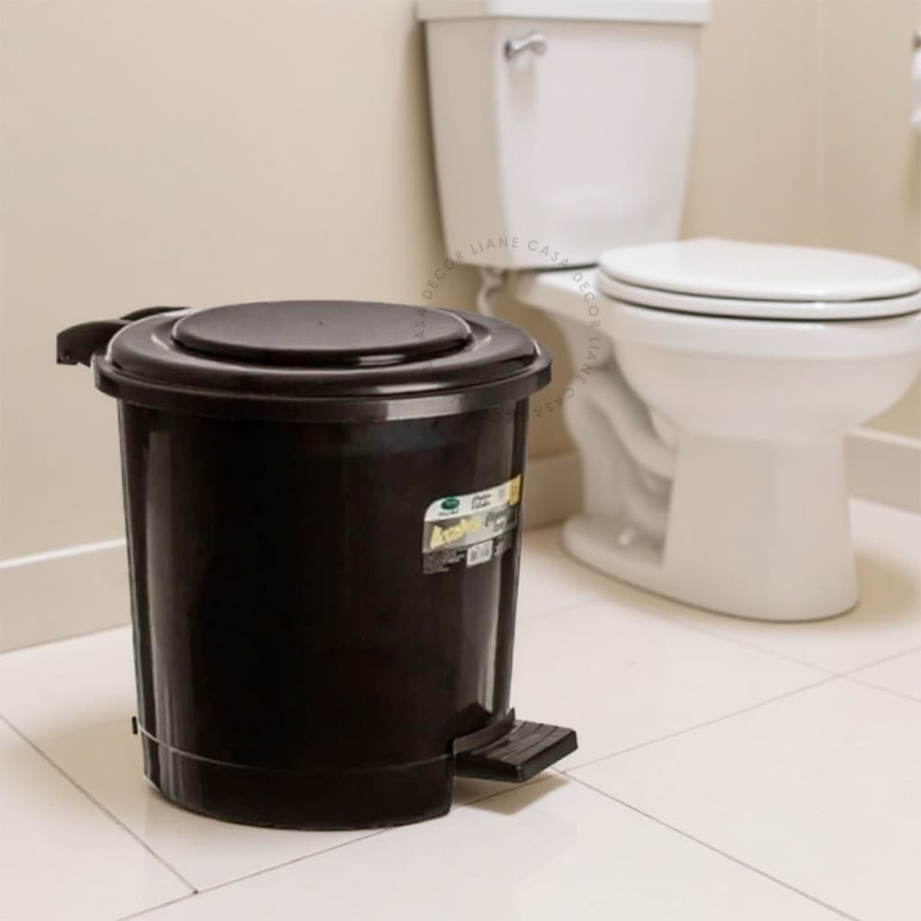 Lixeira Pedal 7,5L Tampa Ideal Banheiro Cozinha Escritório Plástico Preta