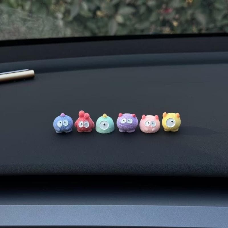Bonito Colorido Mini Desenho Animado Fuzzy Monstro Painel De Carro Ornamentos 6 Peças Estatuetas Para Presentes De Festa