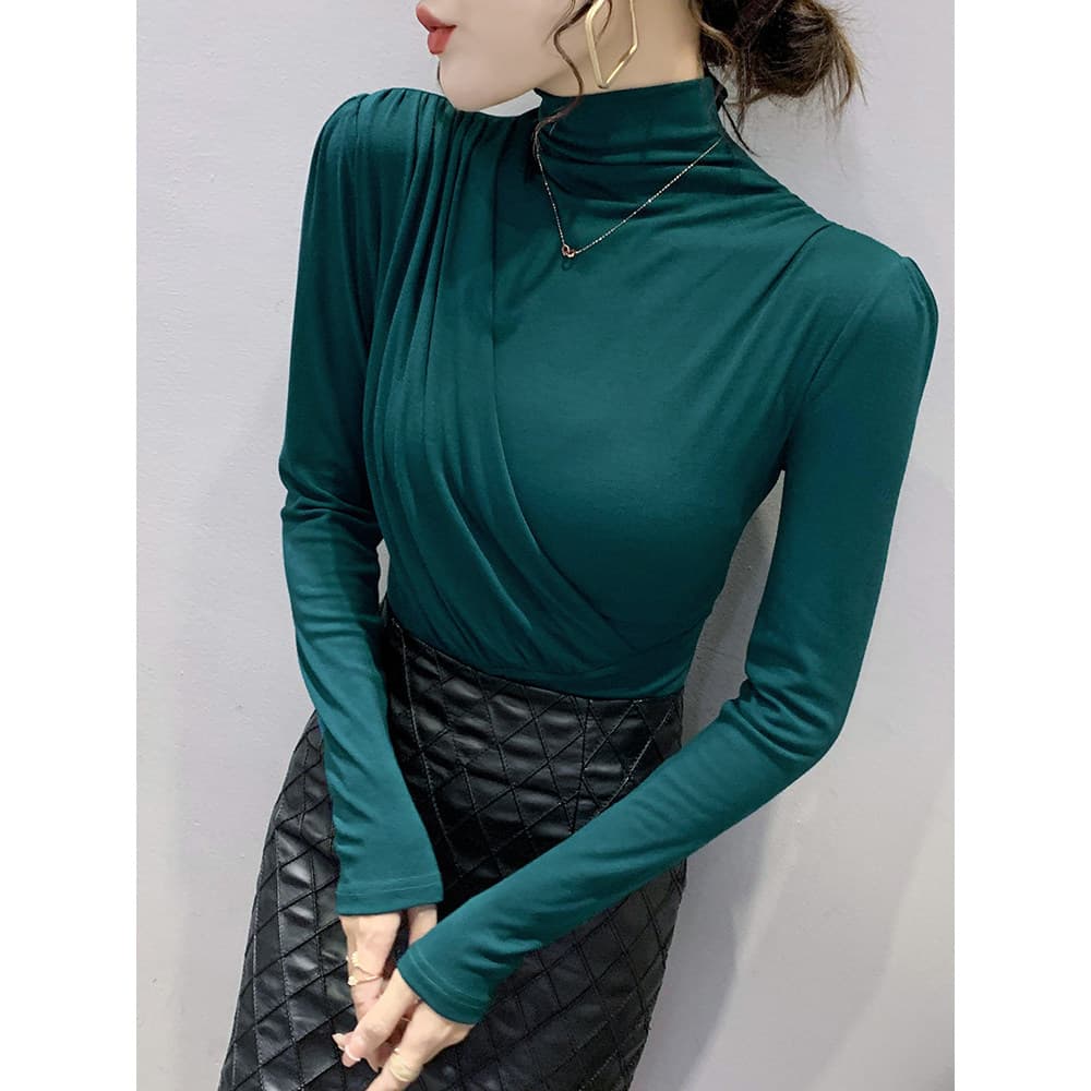 Camisa de fundo de gola alta roupa interior feminina 2024 outono inverno novo estilo Design sentimento plissado topo fin