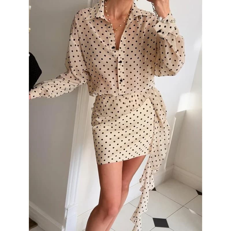 Vestido Mini Elegante com Gola de Bolinhas, Abotoamento Simples, Cintura Marcada, Manga Longa e Amarração, Justo, para o