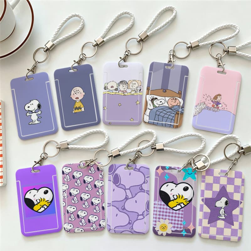 Snoopy Porta-Crachá Roxo com Cordão para Crachá Escolar e Trabalho, Porta Cartão Kawaii Personalizado Fofo Leve Prático