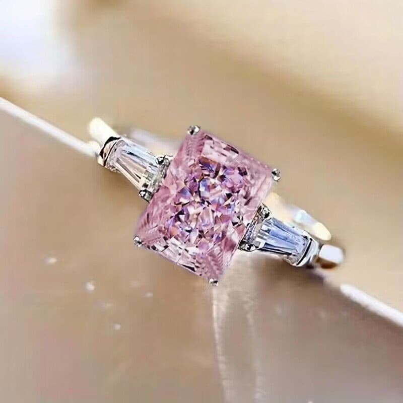 Anel de estilo moderno, liga banhada a ouro com zircônia rosa quadrada incrustada, presente