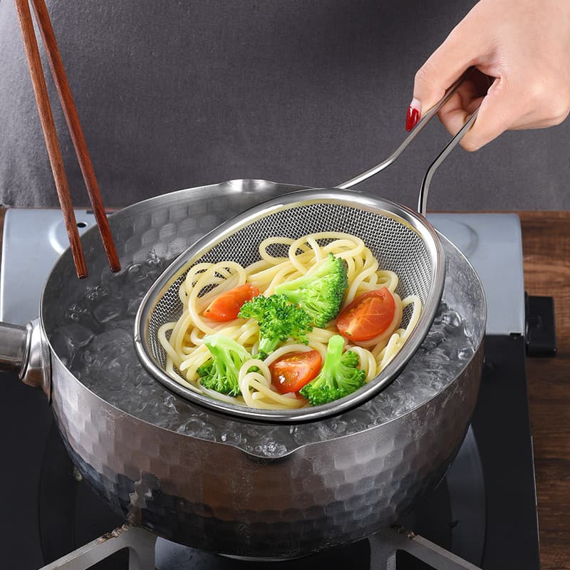 Japão importado 304 coador de aço inoxidável filtro malha cozinha colher de macarrão doméstico bolinhos Ultra-finos pane