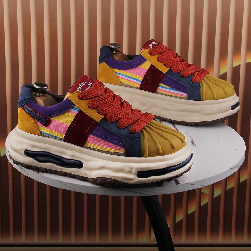 Street Wear sapatos masculinos 2026 novo estilo tênis bordados Super quente de sola grossa sapatos brancos aumentados sa
