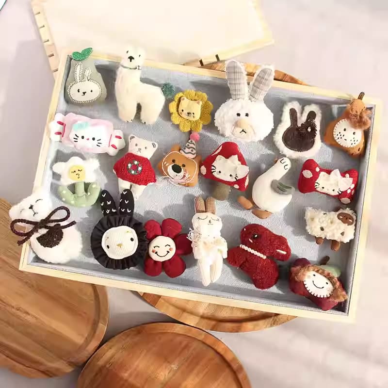 Natal inverno ano novo tecido dos desenhos animados pequeno Animal broche Hairpin anel de cabelo coleção