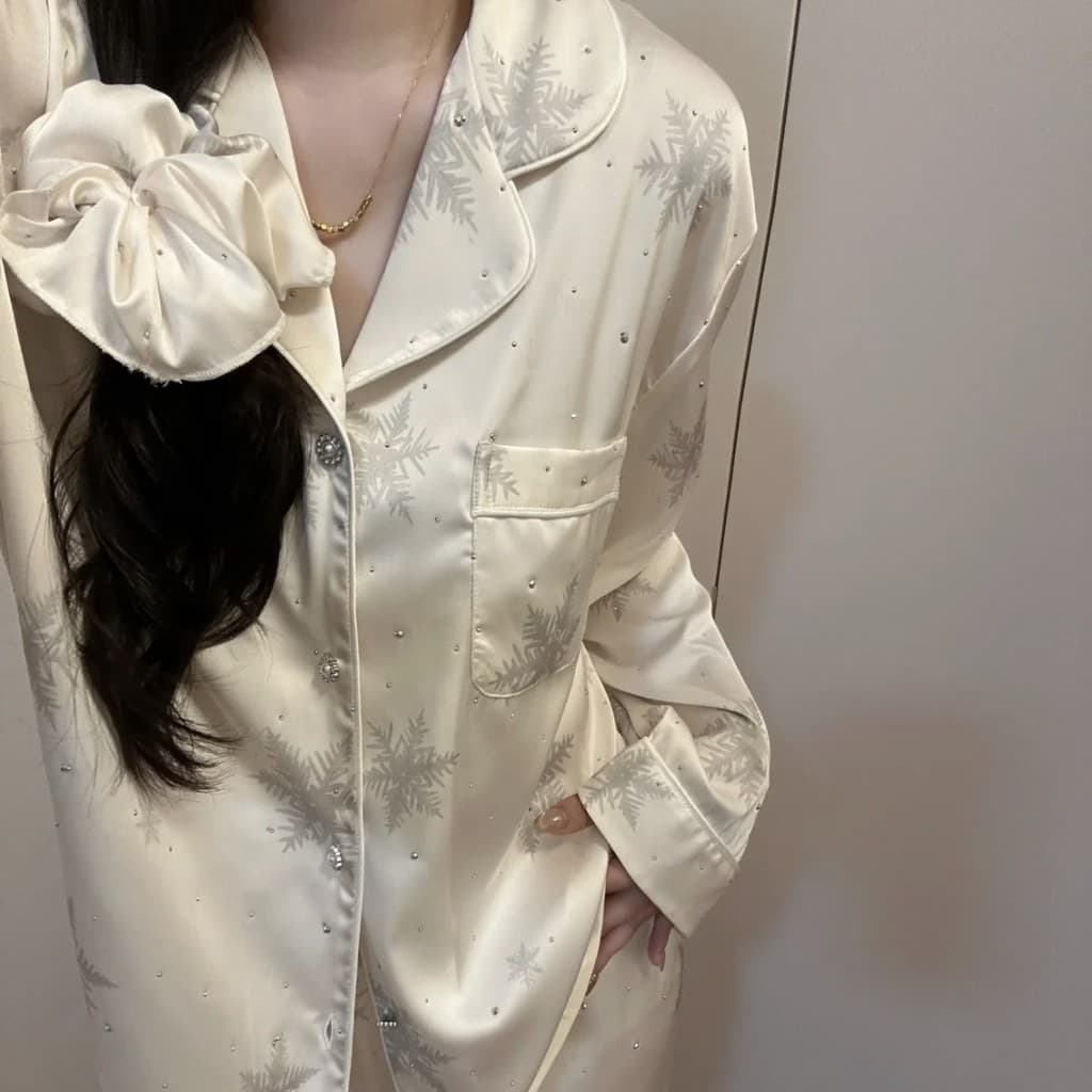 Pijamas femininos verão pijamas de seda gelo Homewear Super quente ins diamante floco de neve cetim cabeça flor pijamas