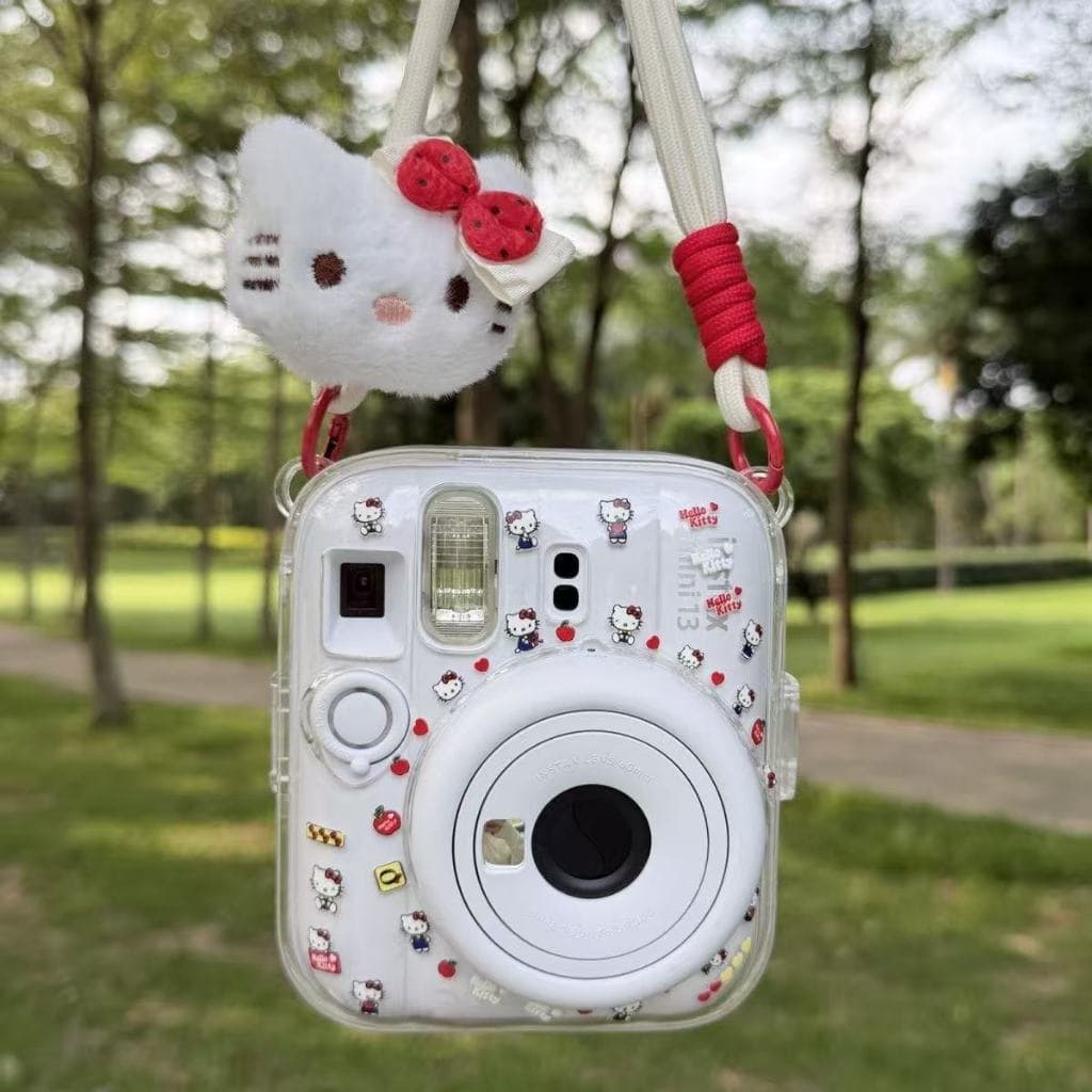 Pronta Entrega | Capa Protetora Transparente para Câmera Instax Mini12 / Mini11/13 com Alça + Boneca + Adesivo Capa Mini