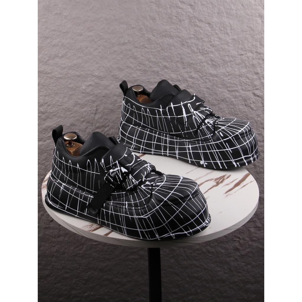 Sapatos masculinos 2026 novo estilo nicho Design linha Graffiti sola grossa tênis de aumento interno moda na moda sapato