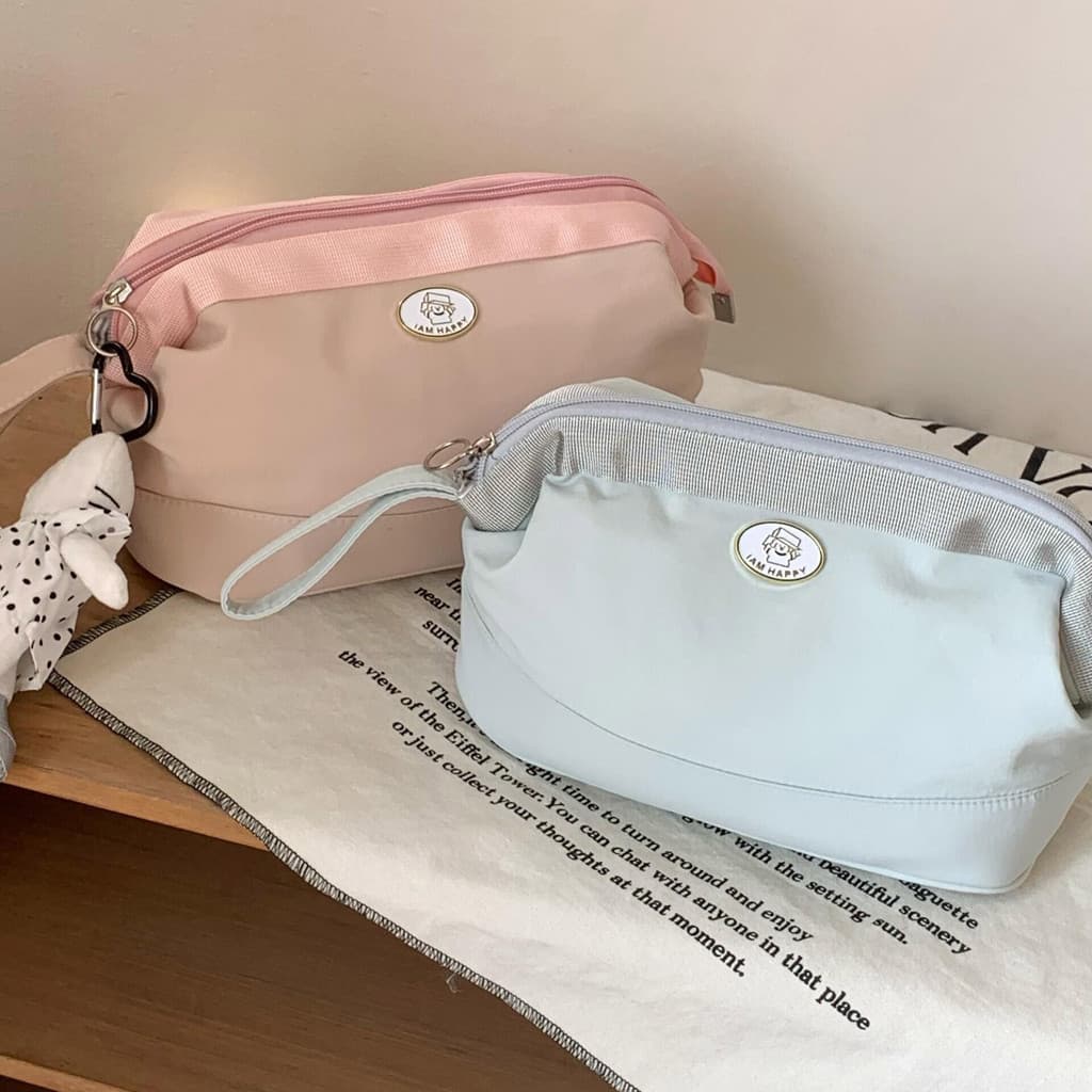 Bolsa cosmética portátil feminina 2026 nova bolsa de higiene portátil à prova d'água para viagem versão tridimensional s