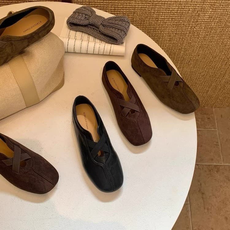 Estilo suave fundo plano sapatos na moda cinta cruzada sapatos de balé feminino 2026 outono novo estilo All-Match desliz