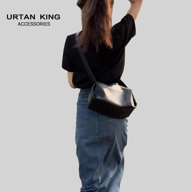 Bolsa bolsa feminina Preto Commuter All-Match travesseiro saco feminino 2026 novo estilo grande capacidade luz luxo nich