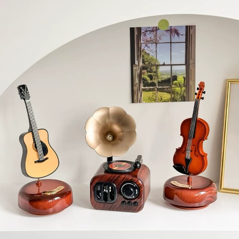 Caixa Musical Decorativa com Miniatura de Instrumento Violão Violino Harpa e Saxofone Gira e Toca Música