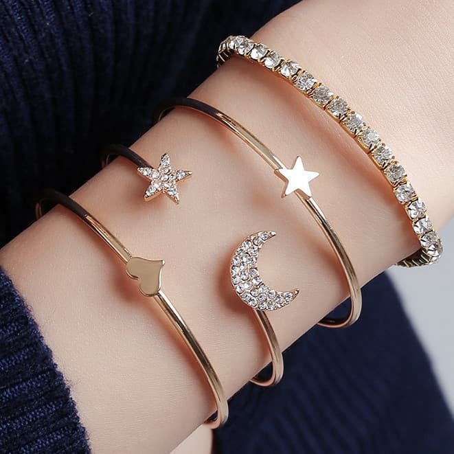 4 peças Conjunto De Pulseiras Diamante Elegante Com Pingentes De Coração Estrela Lua E Cristal