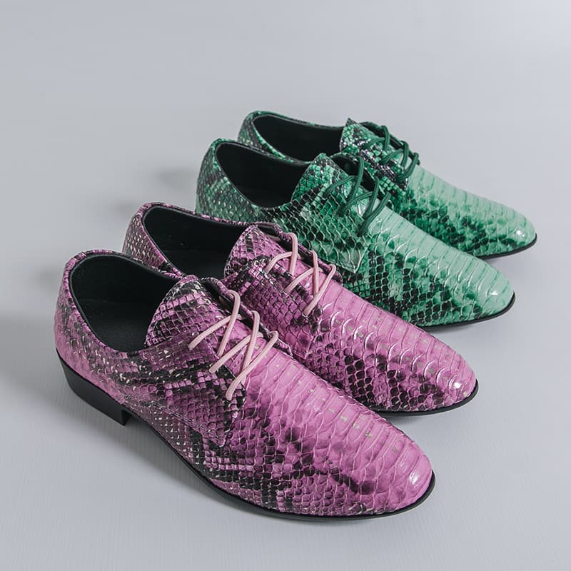 Padrão de pele de cobra apontou Toe Derby sapatos masculinos negócios Formal sapatos de couro moda tendência roxo sapato