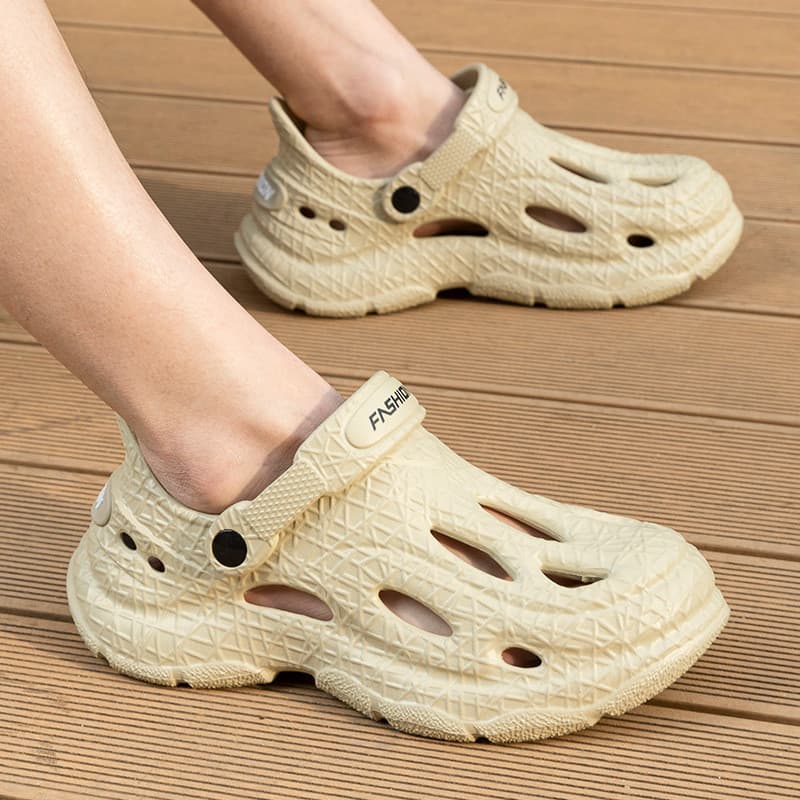 Hole Shoes Masculino Desgaste Exterior 2025 Sola Grossa Resistente ao Desgaste Antiderrapante Desodorante Respirável Dri