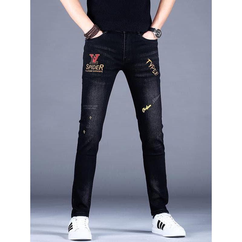 Homens preto outono bordado Jeans luz luxo 2026 fino-ajuste mais magro olhar pés pequenos calças casuais elástico bonito