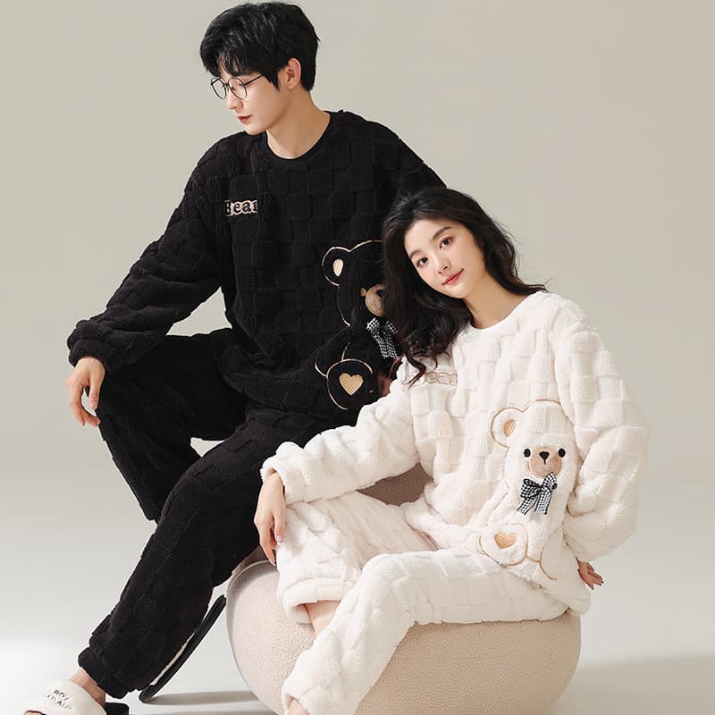 Casal pijamas outono inverno 2026 novo estilo bonito estilo infantil Coral velo pijamas masculinos inverno lã feminina