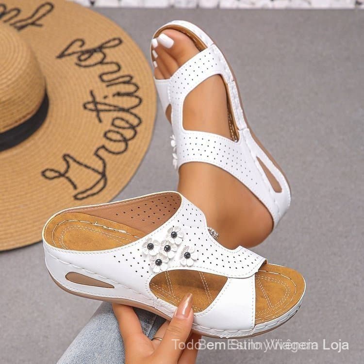 2025 verão novo estilo chinelos de comércio exterior Retro Casual flor de sola grossa em forma de plana sandálias femini