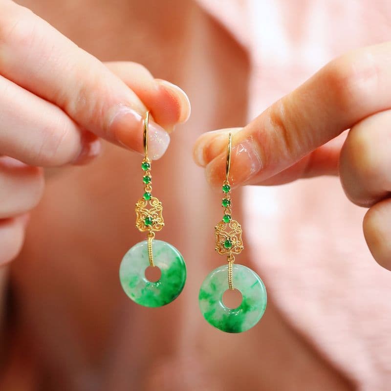 Novo estilo chinês incrustado Design simples verde sol verde fivela segura nobre temperamento brincos presente não desbo