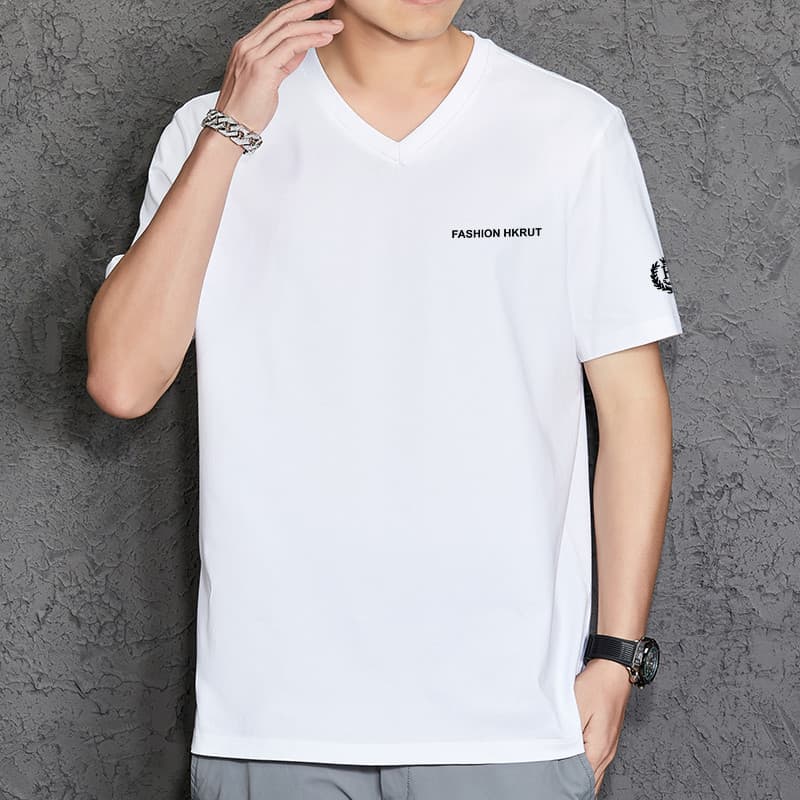 Carta impressão verão novo estilo masculino versão coreana na moda com decote em V de manga curta camiseta masculina sol