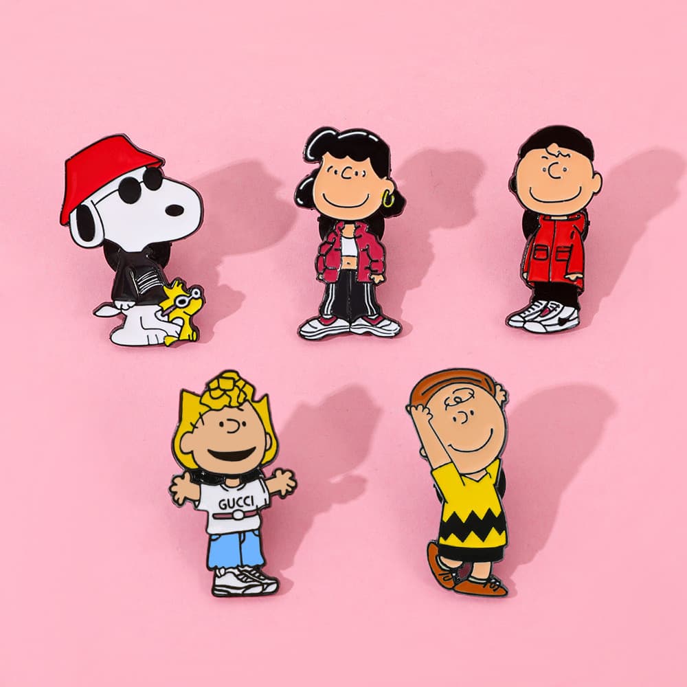 [5pçs] Broches de Liga da Snoopy - Decora roupas e mochilas