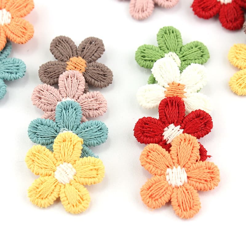 80 peças de apliques de lã fofos de 1,5 cm em formato de flores de cinco pétalas, usados para decoração de roupas e aces