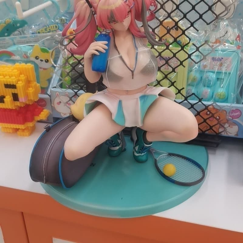 Linda menina estátua Lemton ornamentos de prática feitos à mão encaixotado Azur Lane pano tênis prática quente