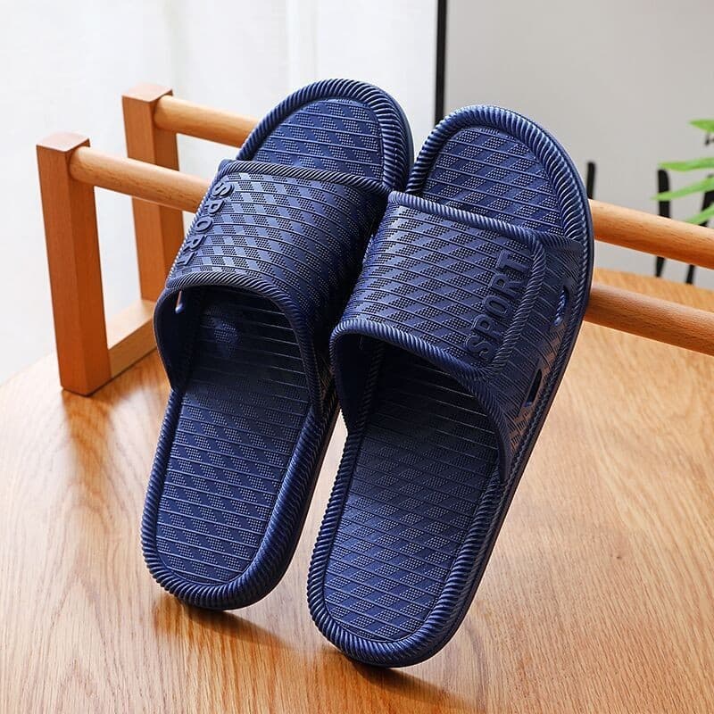 Chinelos de banho homens verão casa interior sola macia casa plástico sola grossa chinelos de banho feminino J5DB