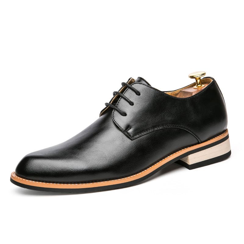 Versão coreana sapatos de couro masculino britânico All-Match Formal Wear apontou Toe Casual raiz de madeira sola Brogue