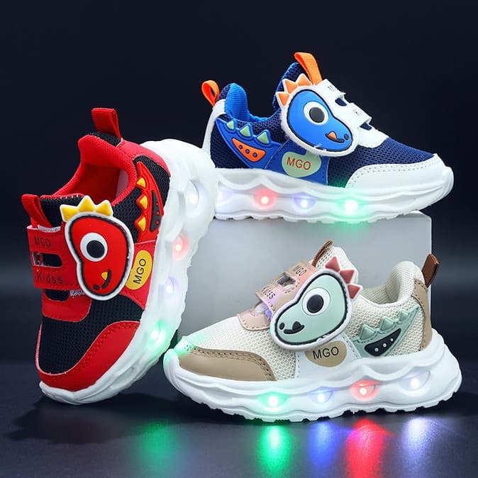 694412026 Novo estilo de tênis infantis para meninos e meninas, sapatos casuais de cano alto, sapatos de bebê com LED 45