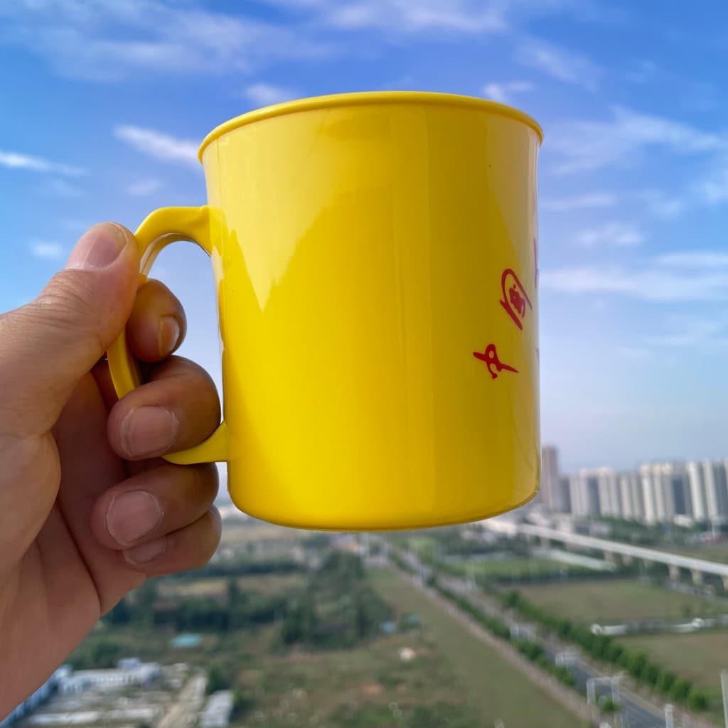 Novo estilo amarelo enxaguatório bucal copo unidade dormitório uniforme padrão limpeza bucal copo treinamento militar es