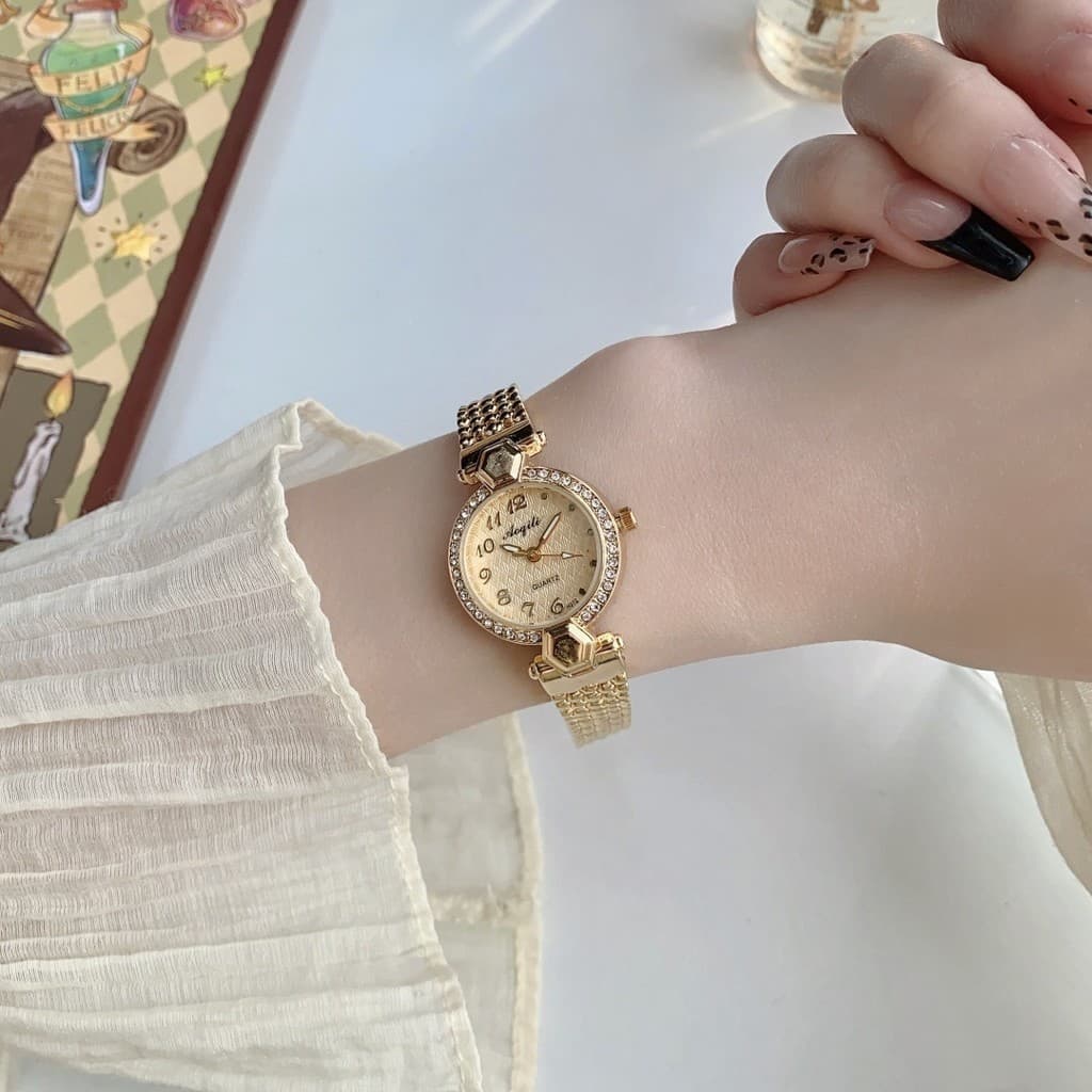 Moda feminina relógio Retro estilo Medieval pequeno mostrador relógio de quartzo dourado relógio ponteiro Digital