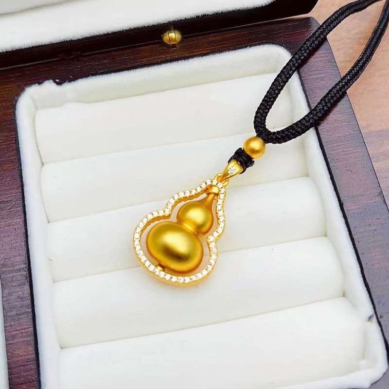 [Estoque pronto] Weixuesha colar com pingente de ouro feminino diamante cabaça colar luz luxo Premium clavícula corrente