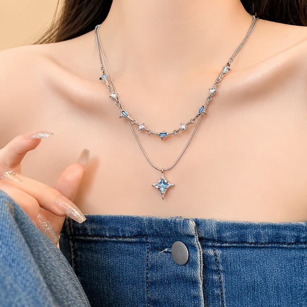 Colar Feminino Duplo com Pingente Estrela Azul e Cristais Brilhantes Acessório Elegante para Mulheres