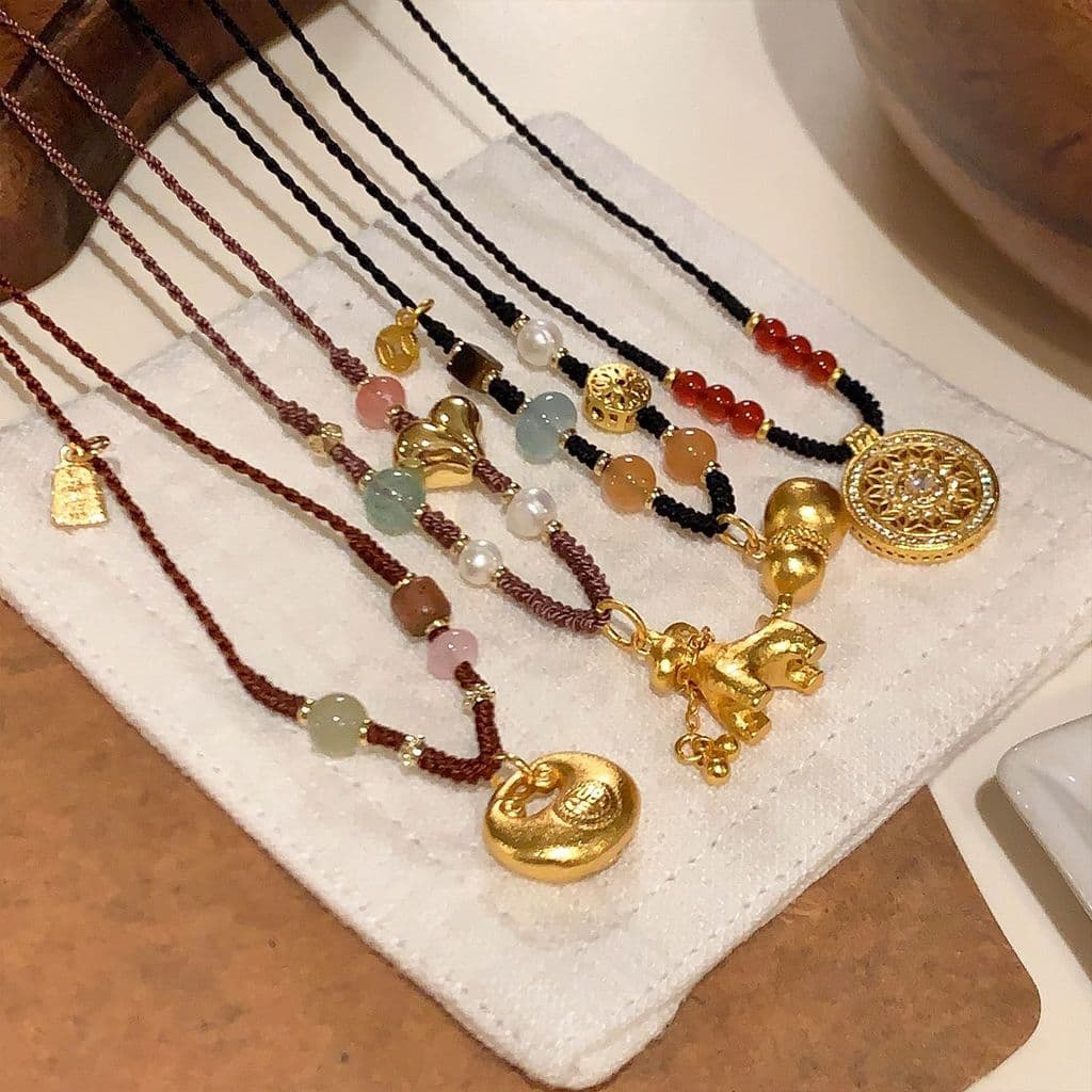 {Cavalo Dourado Xianrui, Esteira Primavera Piscando} Pônei Dourado Corda Trançada Colar Frisado Luz Nicho de Luxo2025202