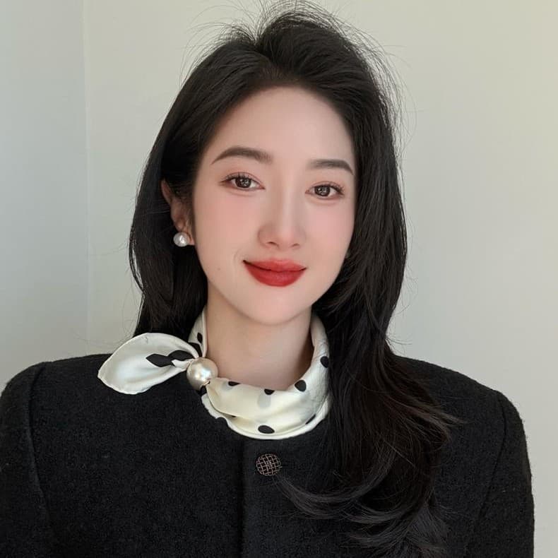 2026 novo estilo primavera verão fino pérola colar fivela magnética preguiçoso lenço de seda feminino pingente cachecol