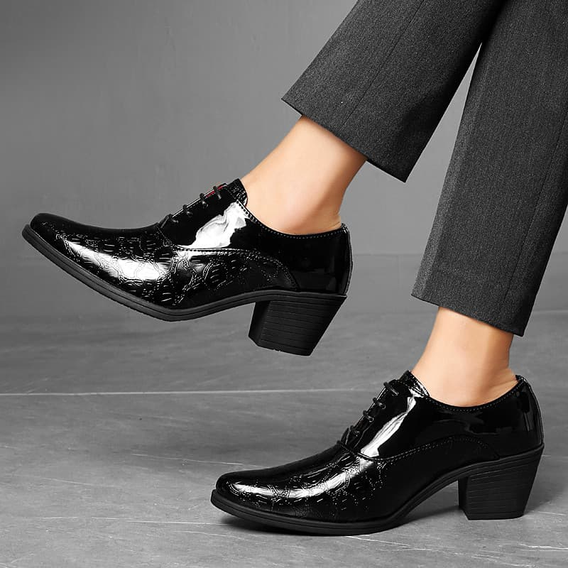Aumentar a altura 6cm sapatos de couro britânico apontou Toe sapatos masculinos de salto alto T Taiwan Bar passarela sap