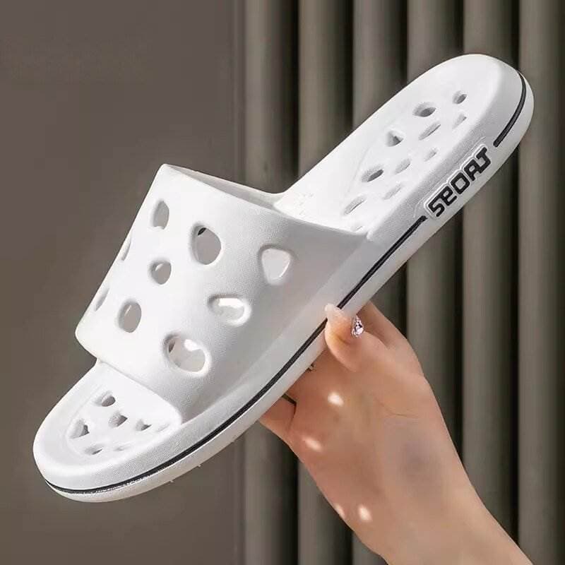 Chinelos com vazamento masculino tamanho grande banheiro banho antiderrapante interior casa casal oco verão oco sapatos