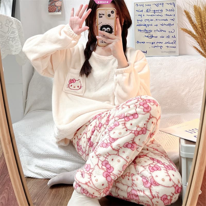 Novo Pijama de Flanela Kawaii Sanrio Hello Kitty para Meninas, Forro Quente para Inverno e Outono, Roupas Fofas para Pre