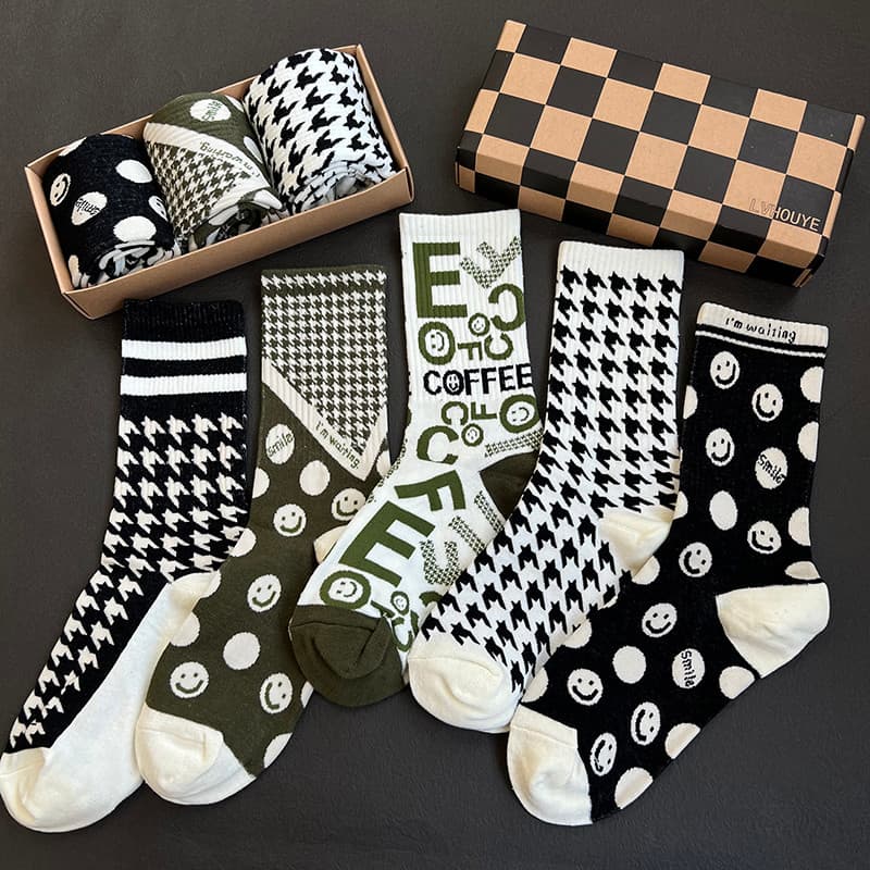 Retro Houndstooth meias femininas ins na moda de comprimento médio masculino xadrez Smiley Face combinando calças tubarã