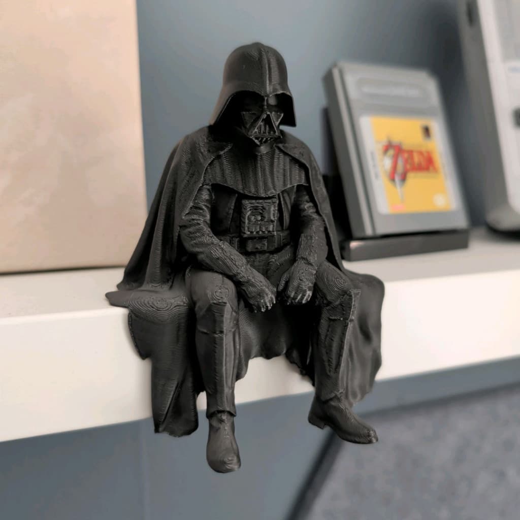 Boneco Darth Vader Triste Sentado Impressão 3D para Gabinete GPU Decoração Setup Gamer Geek Presente