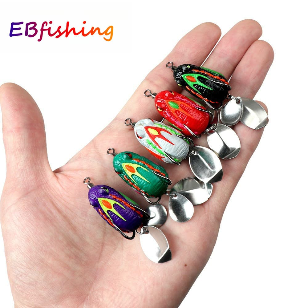 1 Pçs 3cm/4.5g TopWater Isca De Pesca Sapo Macio Mini Macia Flutuante Água Ganchos Duplos Fundição Trovão