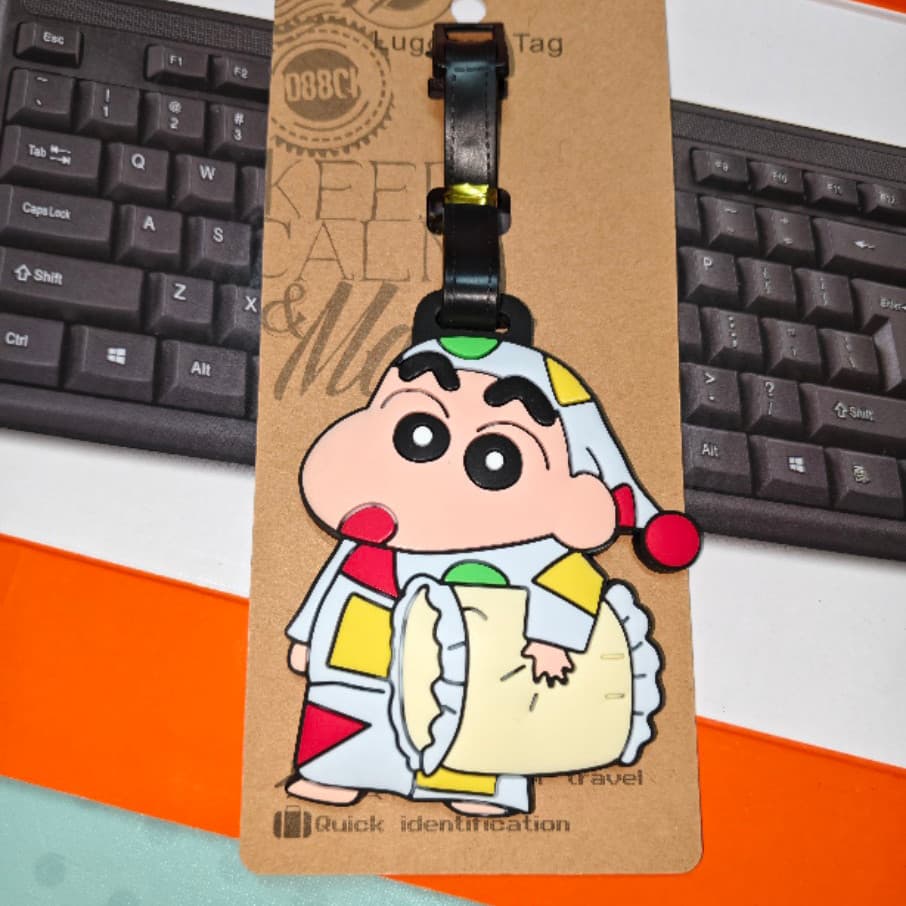 Crayon Shin-Chan etiqueta de bagagem cartão de embarque mala listagem mala Anti-perdido sinalização tag saco decoração p