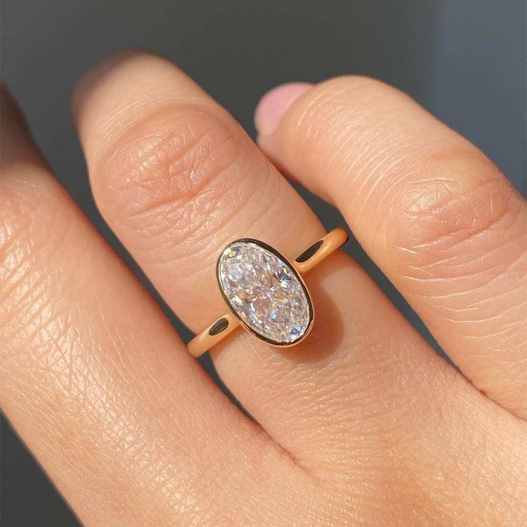 Anel feminino leve, design luxuoso, incrustado com zircônia, anel clássico à prova d'água, joia que não desbota.   E3QK