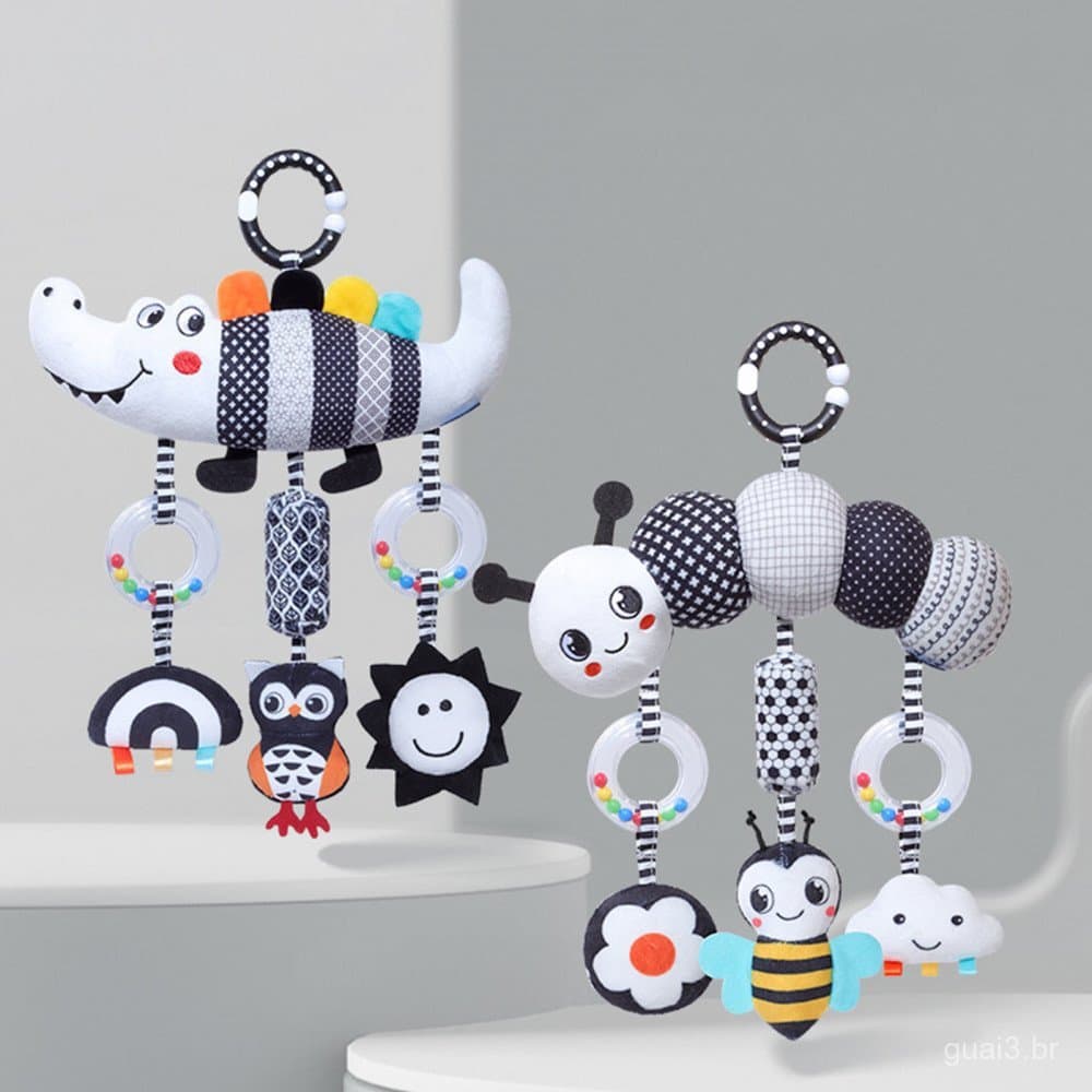 Brinquedos de Desenvolvimento Sensorial para Bebês em Preto e Branco de Alto Contraste Pendurados na Cama C