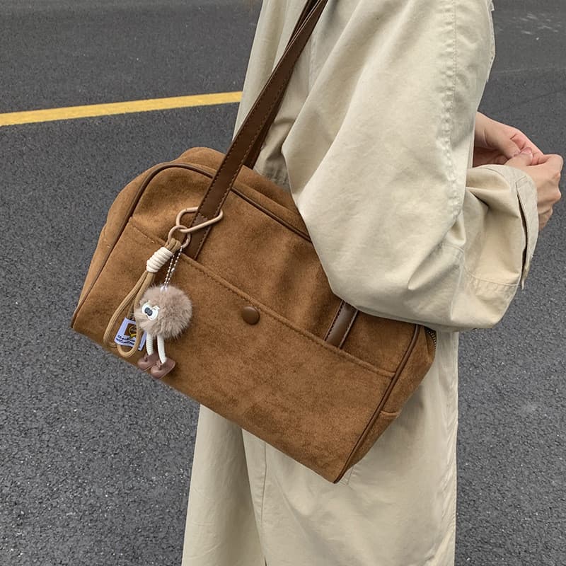 A popular bolsa tote de camurça de grande capacidade deste ano é uma nova bolsa de ombro feminina de alta qualidade, no